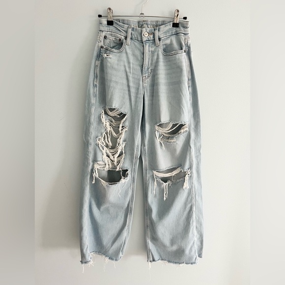 AE Dreamy Drape Stretch Curvy Super High-Waisted Ripped Baggy Wide-Leg, 2 Short - Picture 5 of 8